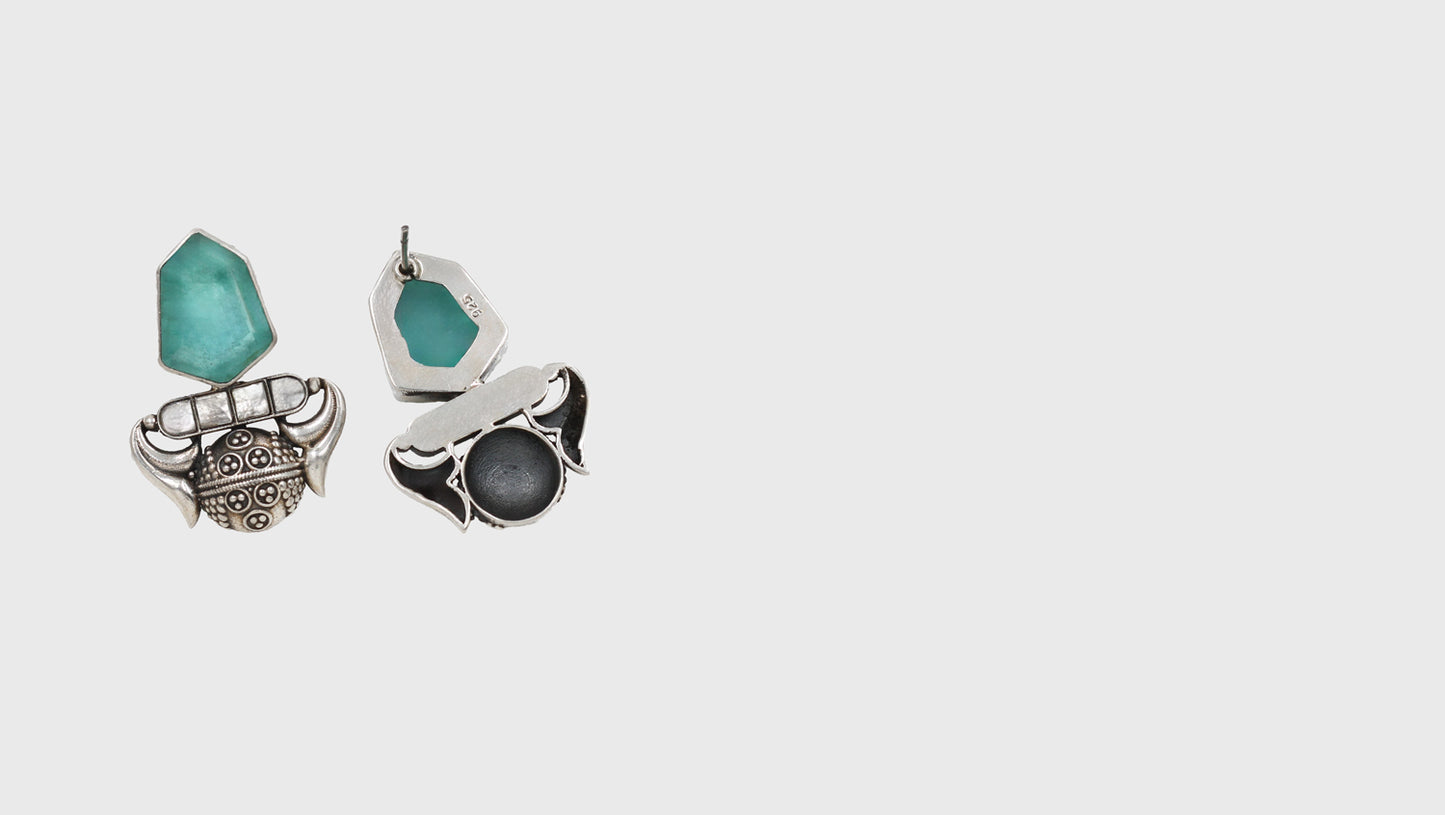 "Understated Beauty: Sangeeta Boochra Silver Handcrafted Earring "