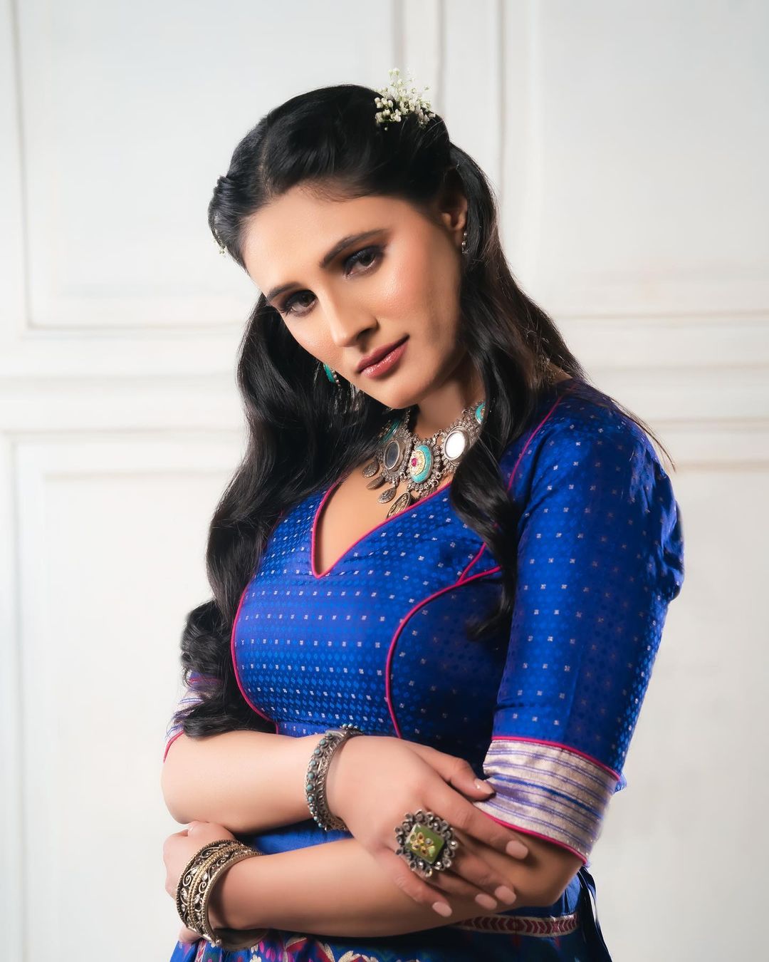 Saanvie Tallwar's Sophisticated Style with Sangeeta Boochra Silver