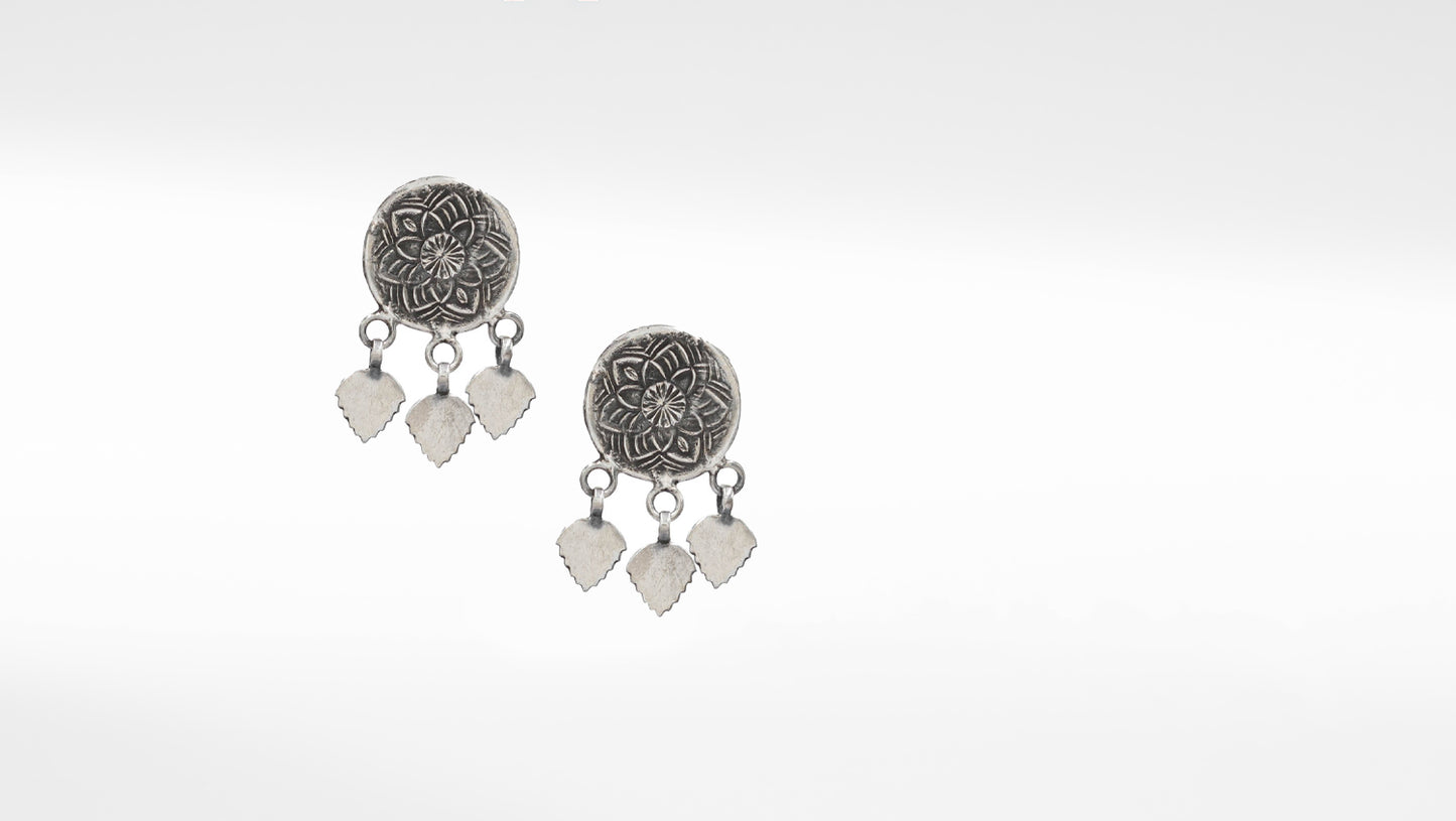 Sangeeta Boochra Silver Handcrafted Earring