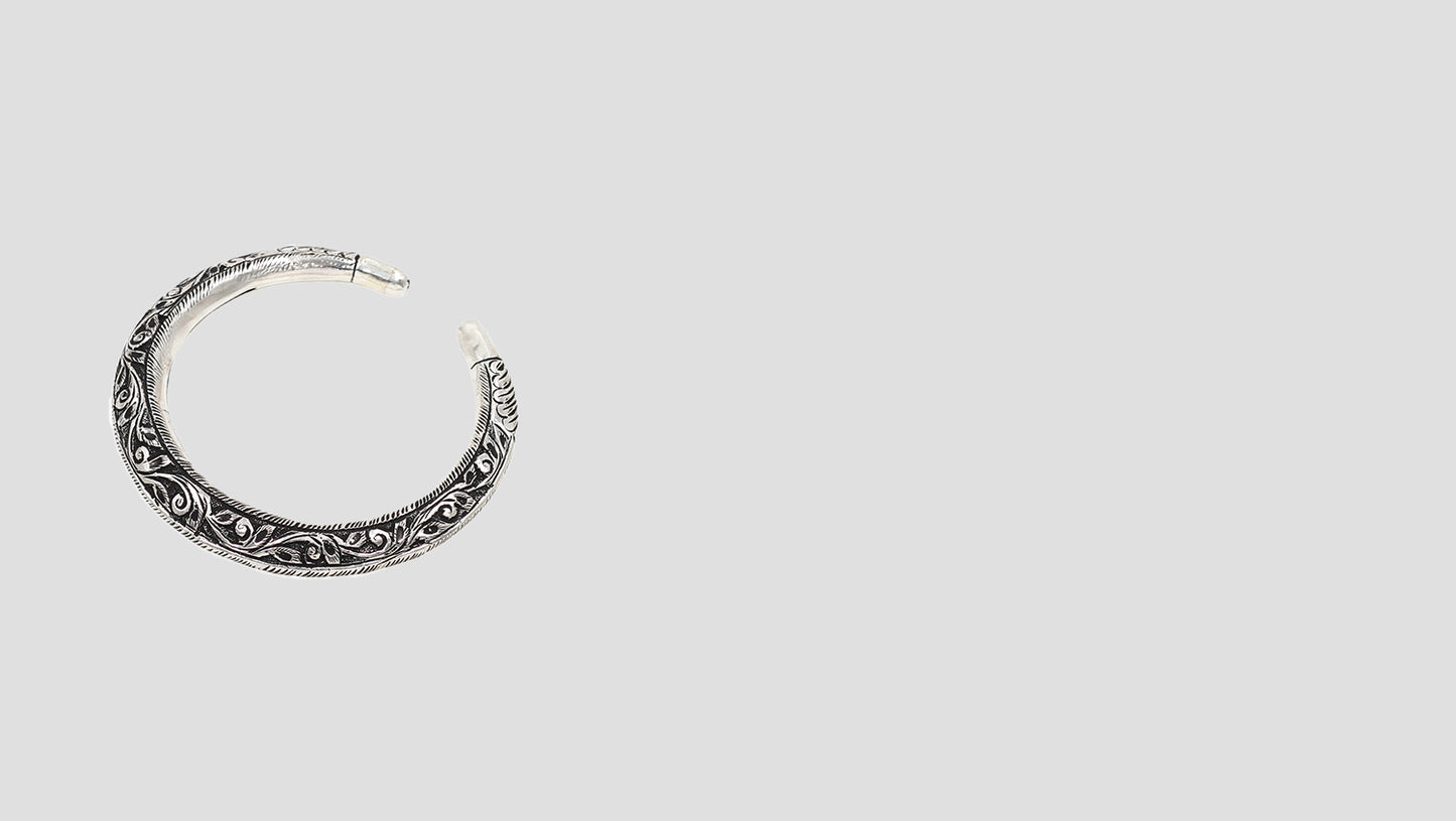 Floral Engraved 925 Silver Kada by Sangeeta Boochra