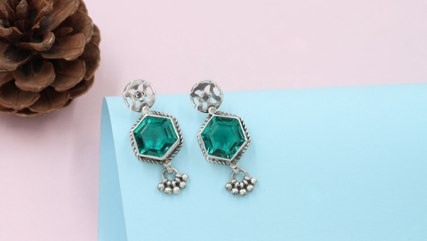 Emerald Glow: Sangeeta Boochra Handcrafted Silver Earrings