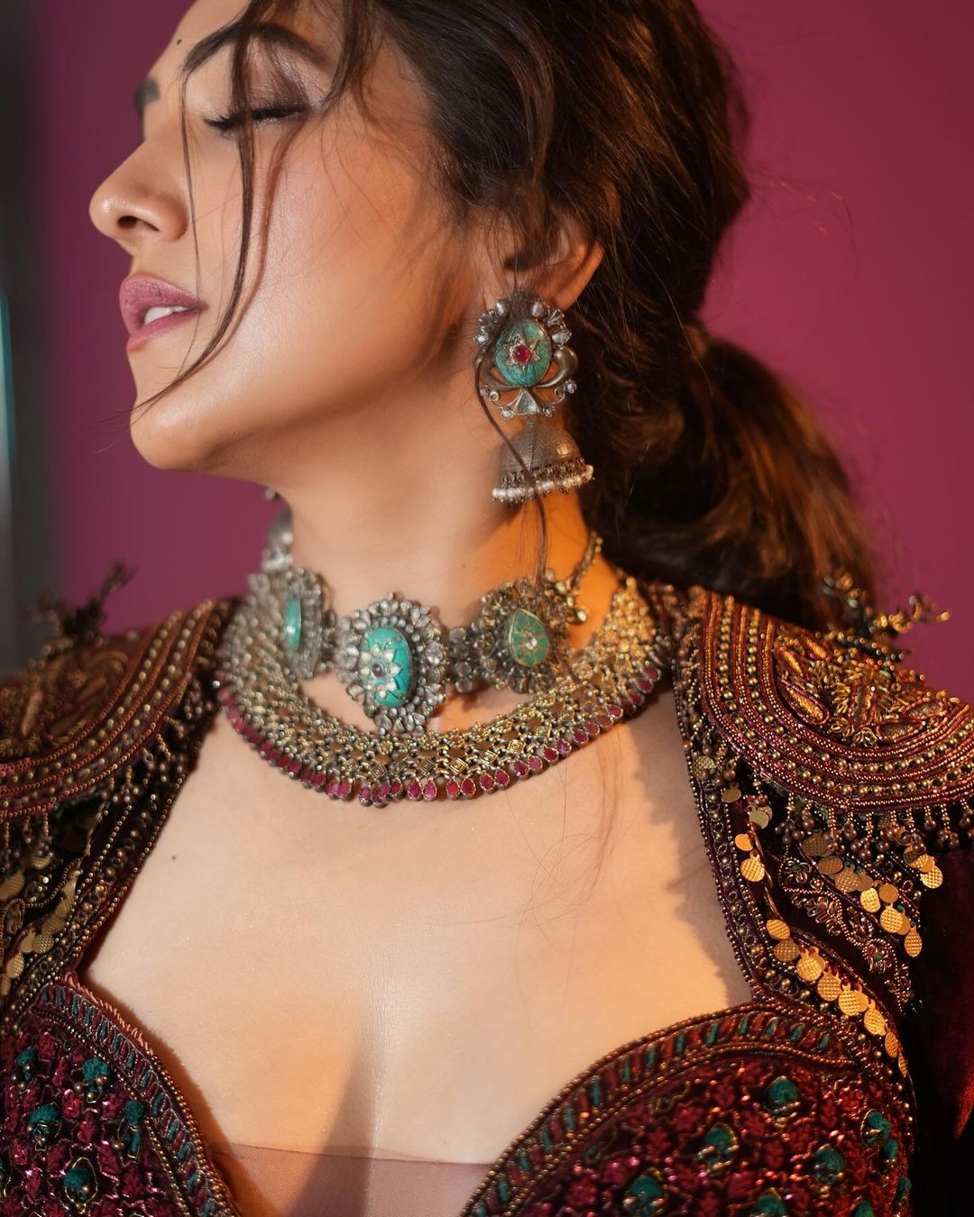Neeti Mohan In Sangeeta Boochra Silver Jewellery