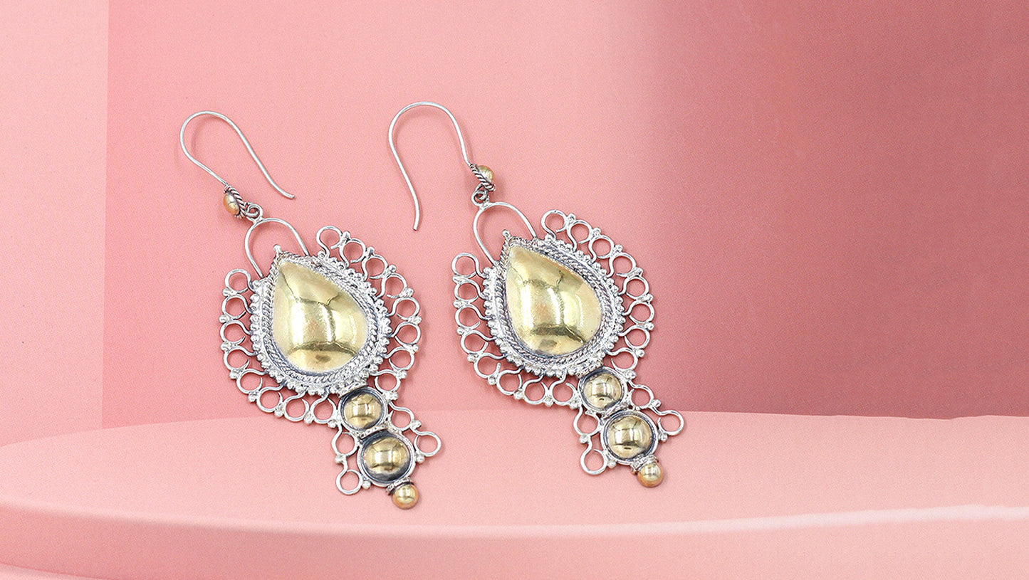 Ornate Heritage: Sangeeta Boochra Silver Handcrafted Earrings