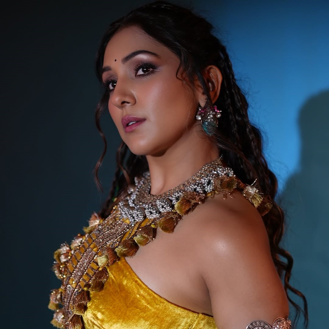 Neeti Mohan In Sangeeta Boochra Silver Jewellery Collection