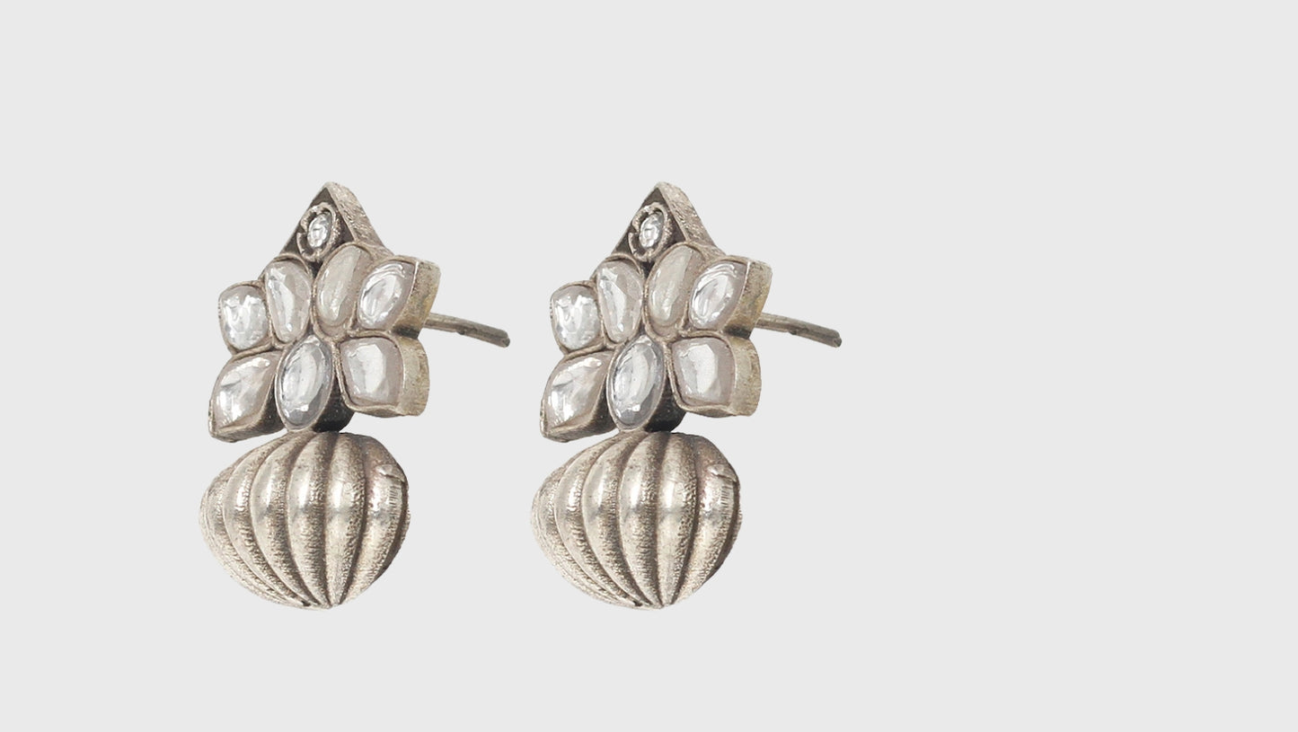 Handcrafted Sophistication: Sangeeta Boochra Silver Earrings