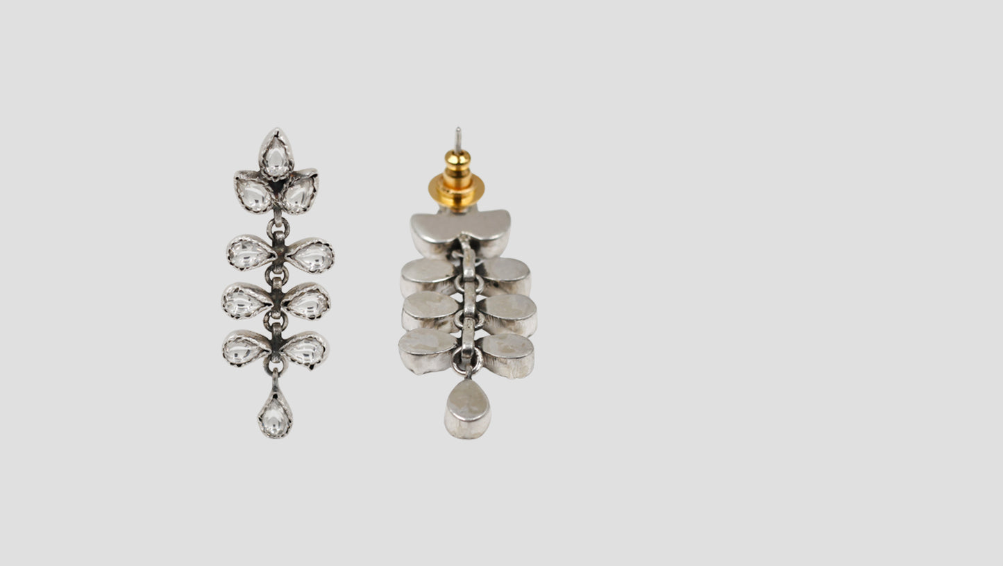 Handcrafted Kundan Dangle Earrings by Sangeeta Boochra