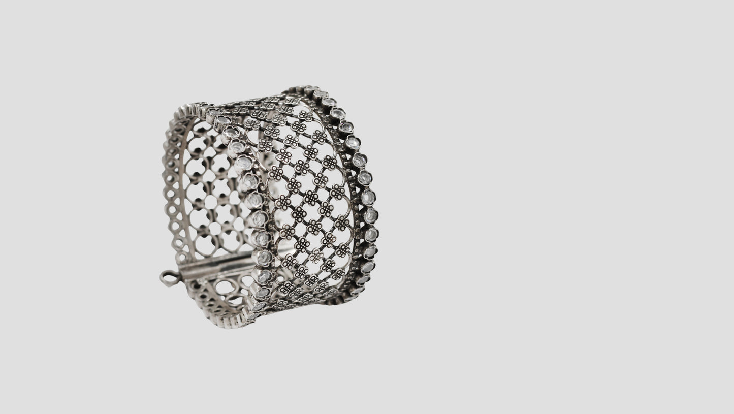 Sangeeta Boochra Everyday Luxe Oxidised Bangle