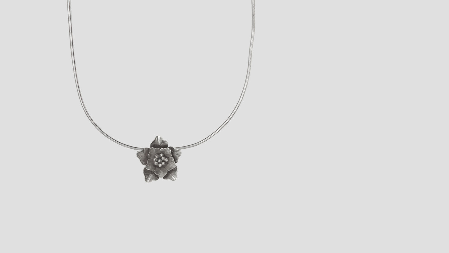 Handcrafted Oxidised Flower Pendant – Sangeeta Boochra