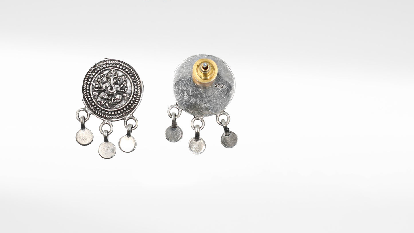 Sangeeta Boochra Silver Earring