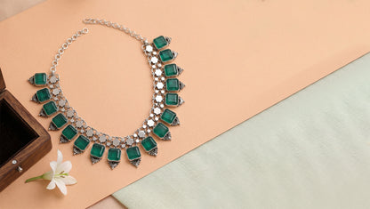Royal Green Stone Handcrafted Silver Necklace – Sangeeta Boochra