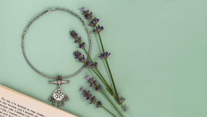 Timeless Elegance: Sangeeta Boochra Silver Statement Necklace