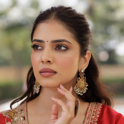 Royal Glow – Malavika Mohanan in Sangeeta Boochra Jewellery