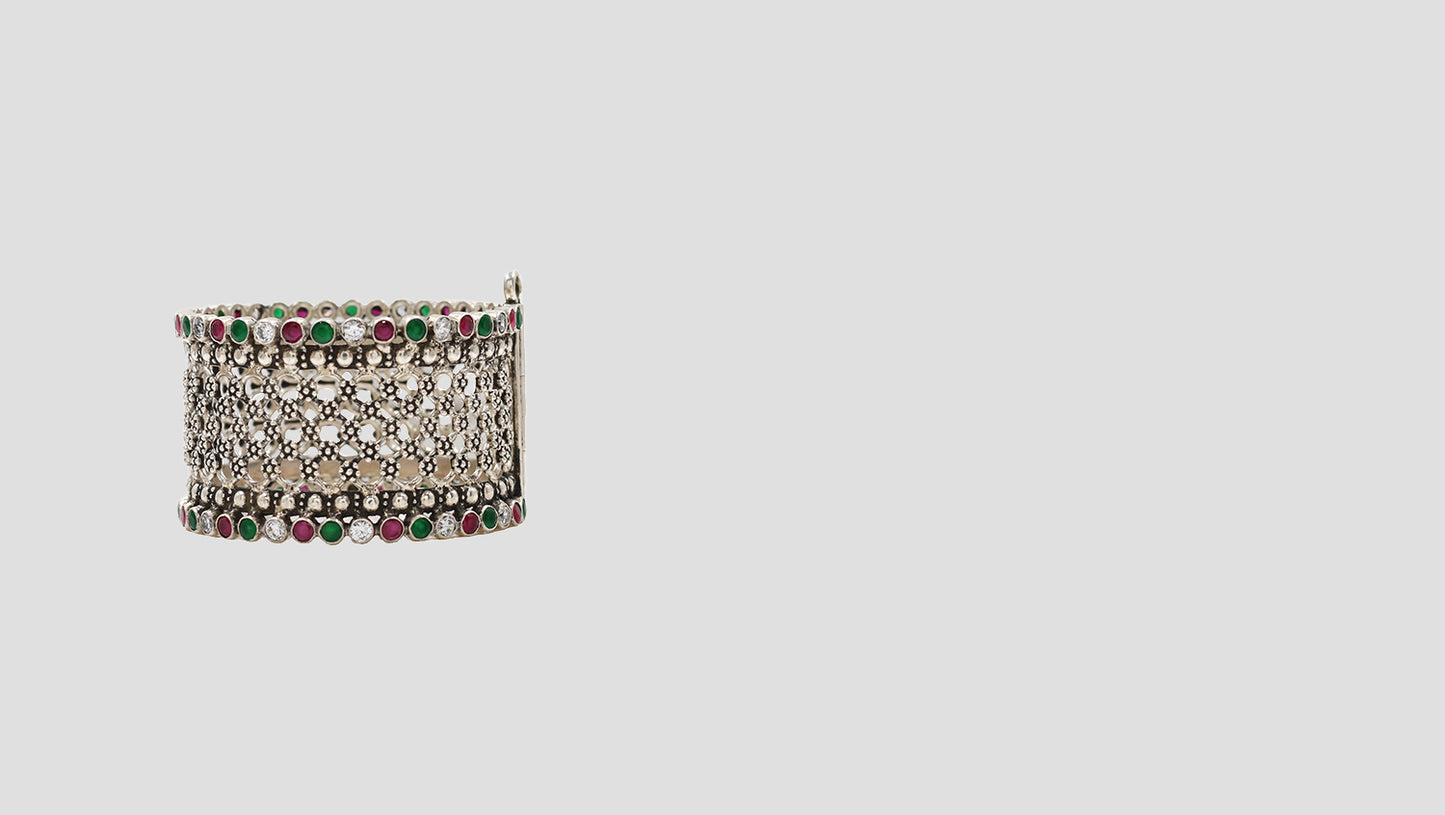Artisanal Elegance: Sangeeta Boochra Oxidized Silver Bangle