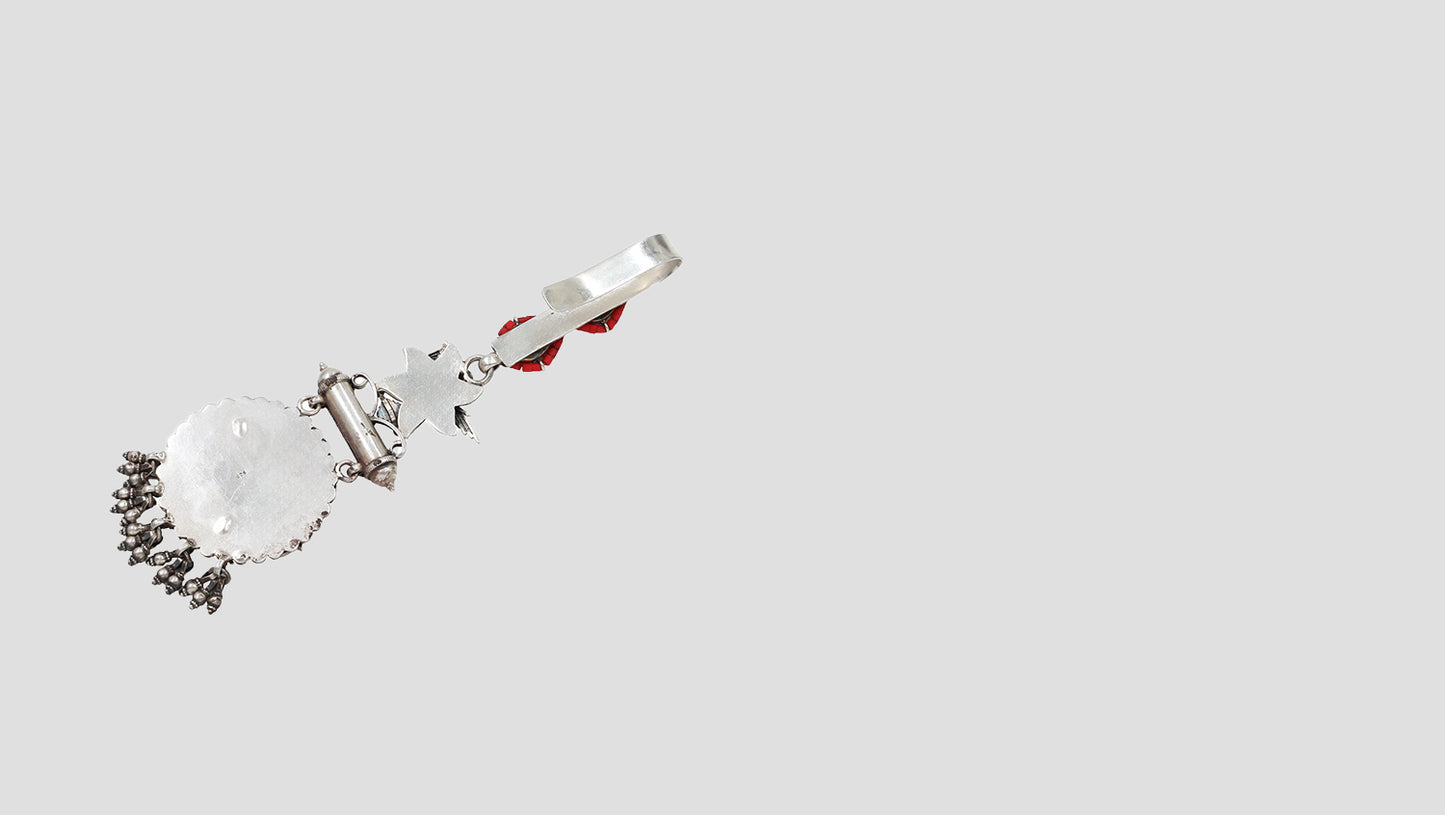 Royal Grandeur: Sangeeta Boochra Handcrafted Silver Keychain