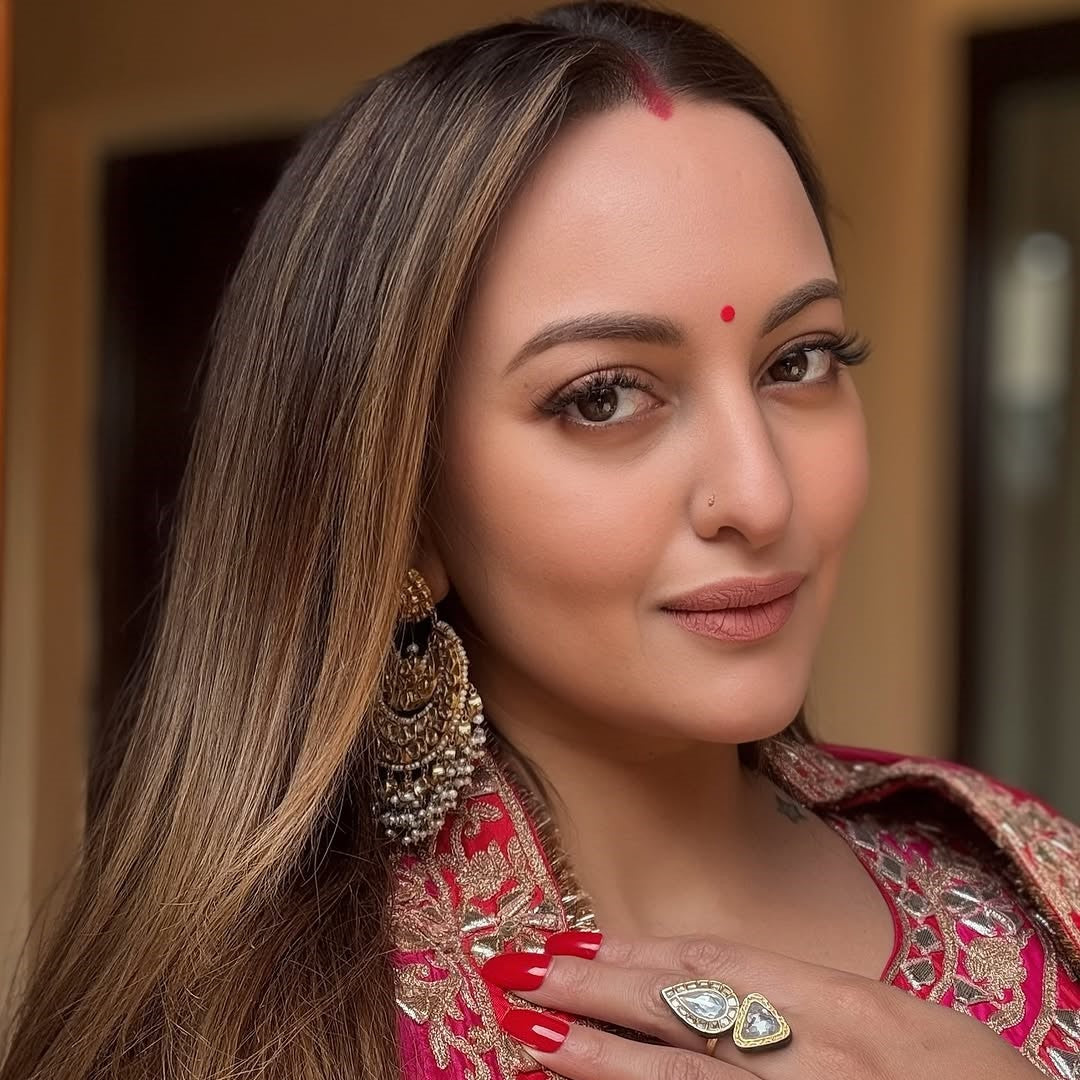 "Where Tradition Meets Glamour: Sonakshi Sinha in Sangeeta Boochra’s Timeless Silver."