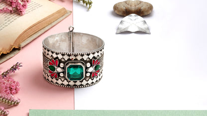 Sangeeta Boochra Lotus Motif Silver Kundan Bangle