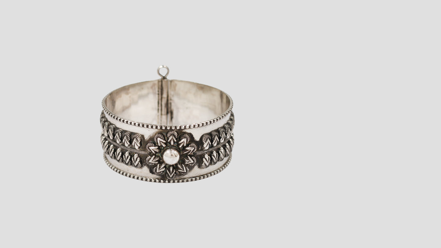 Sangeeta Boochra Floral Motif Oxidised Silver Bangle