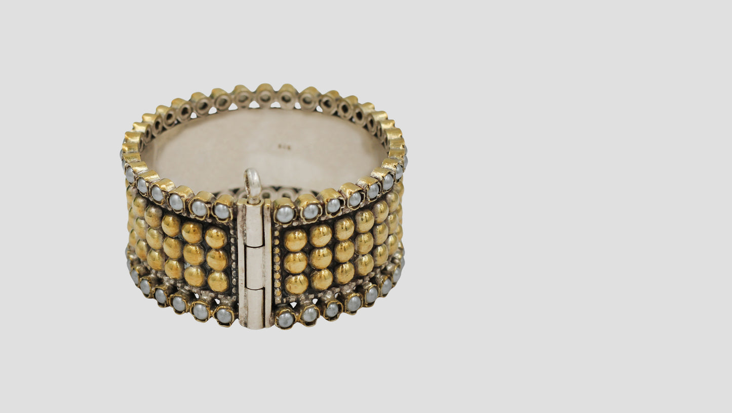 Sangeeta Boochra Vintage-Inspired Dual-Tone Oxidised Silver Bangle