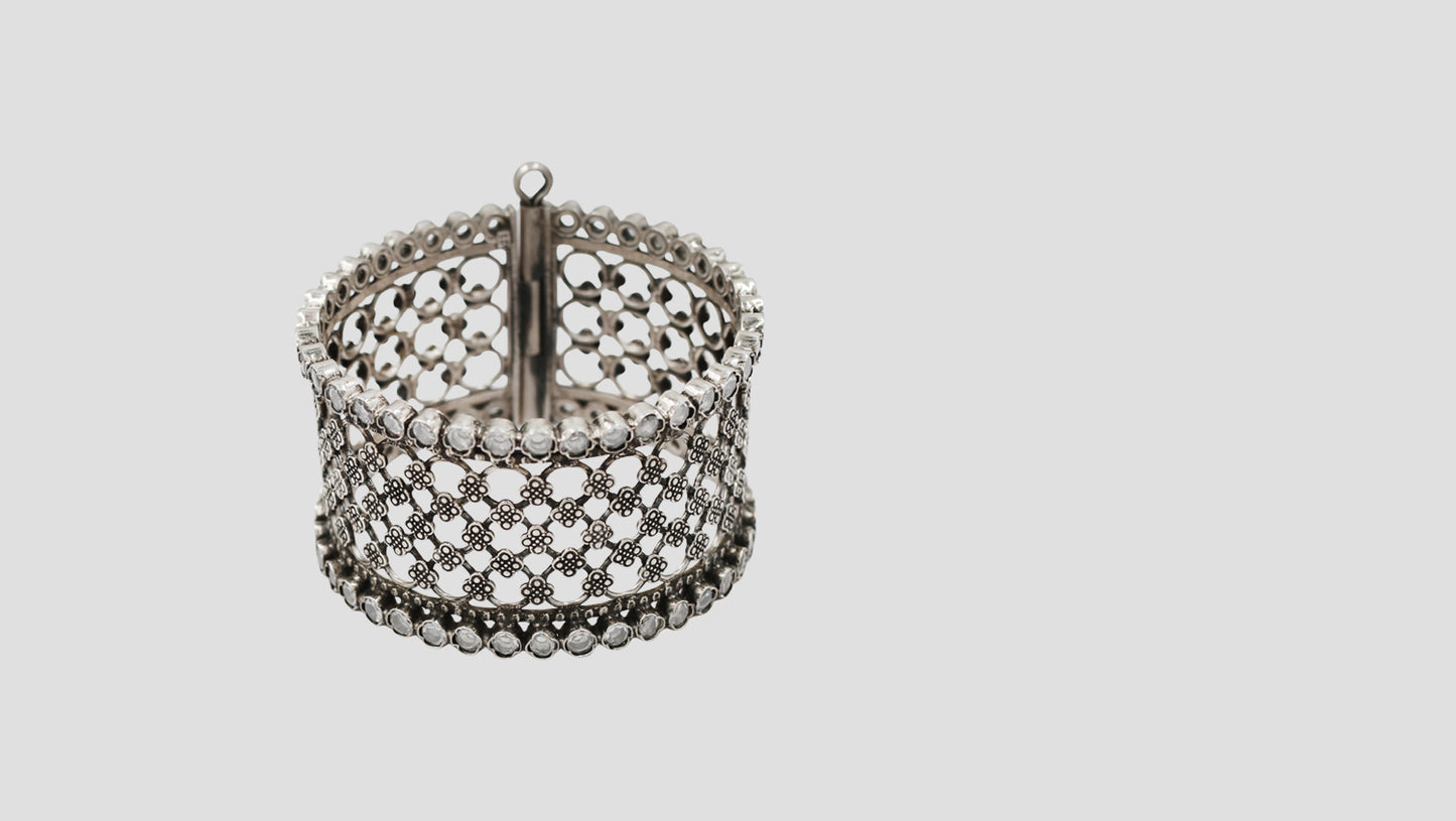 Sangeeta Boochra Everyday Luxe Oxidised Bangle