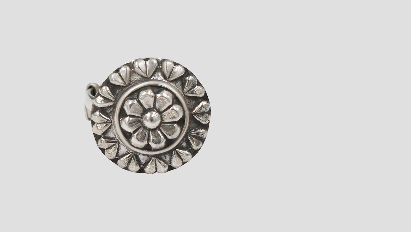 Heritage Style Oxidised Silver Ring – Sangeeta Boochra Collection