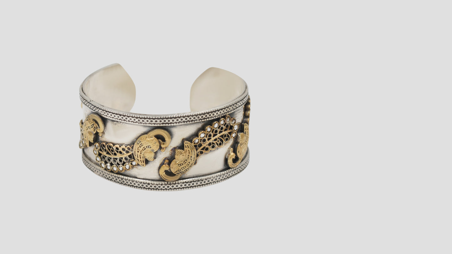Peacock Motif Dual-Tone Silver Cuff – Sangeeta Boochra