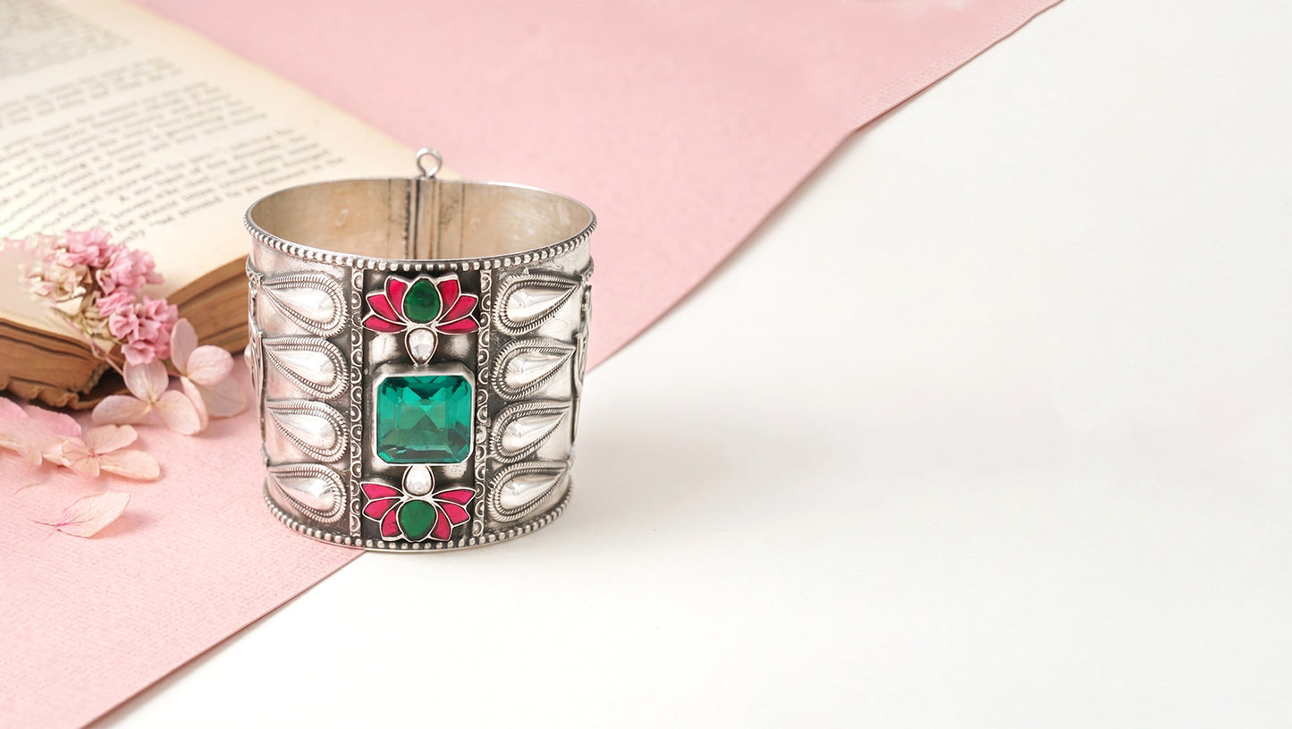Sangeeta Boochra Lotus Motif Kundan Silver Bangle
