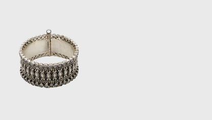 Radiant Splendor: Handcrafted Silver Bangle by Sangeeta Boochra