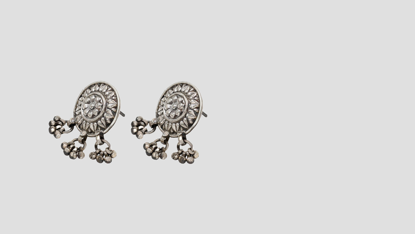 Delicate Beauty: Sangeeta Boochra Handcrafted Silver Studs