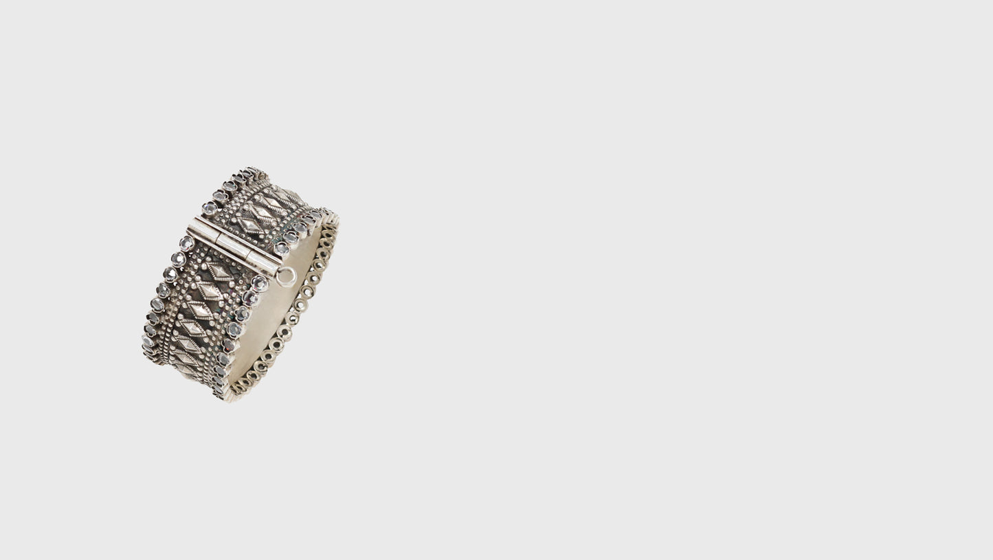 Radiant Splendor: Handcrafted Silver Bangle by Sangeeta Boochra
