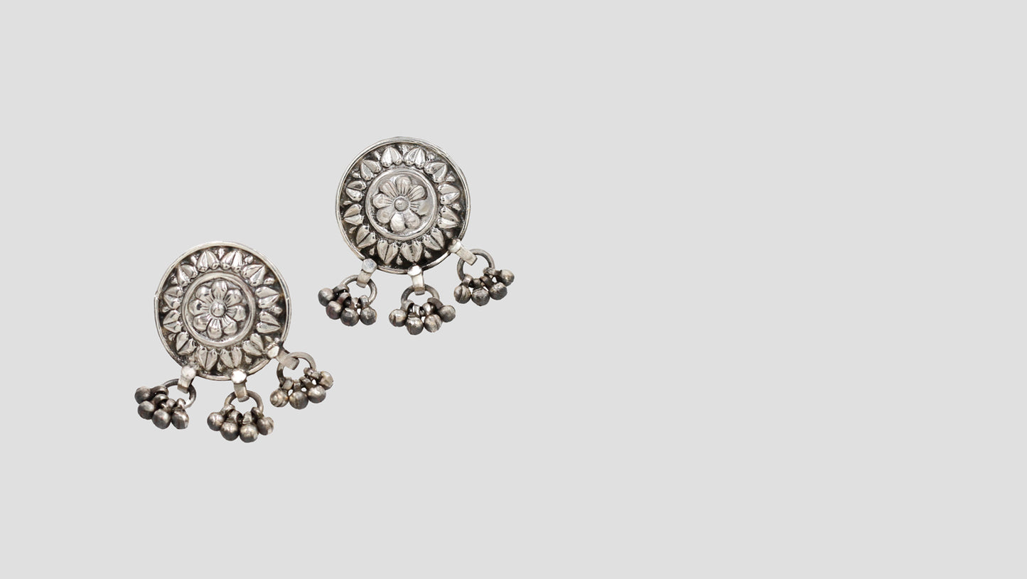 Delicate Beauty: Sangeeta Boochra Handcrafted Silver Studs