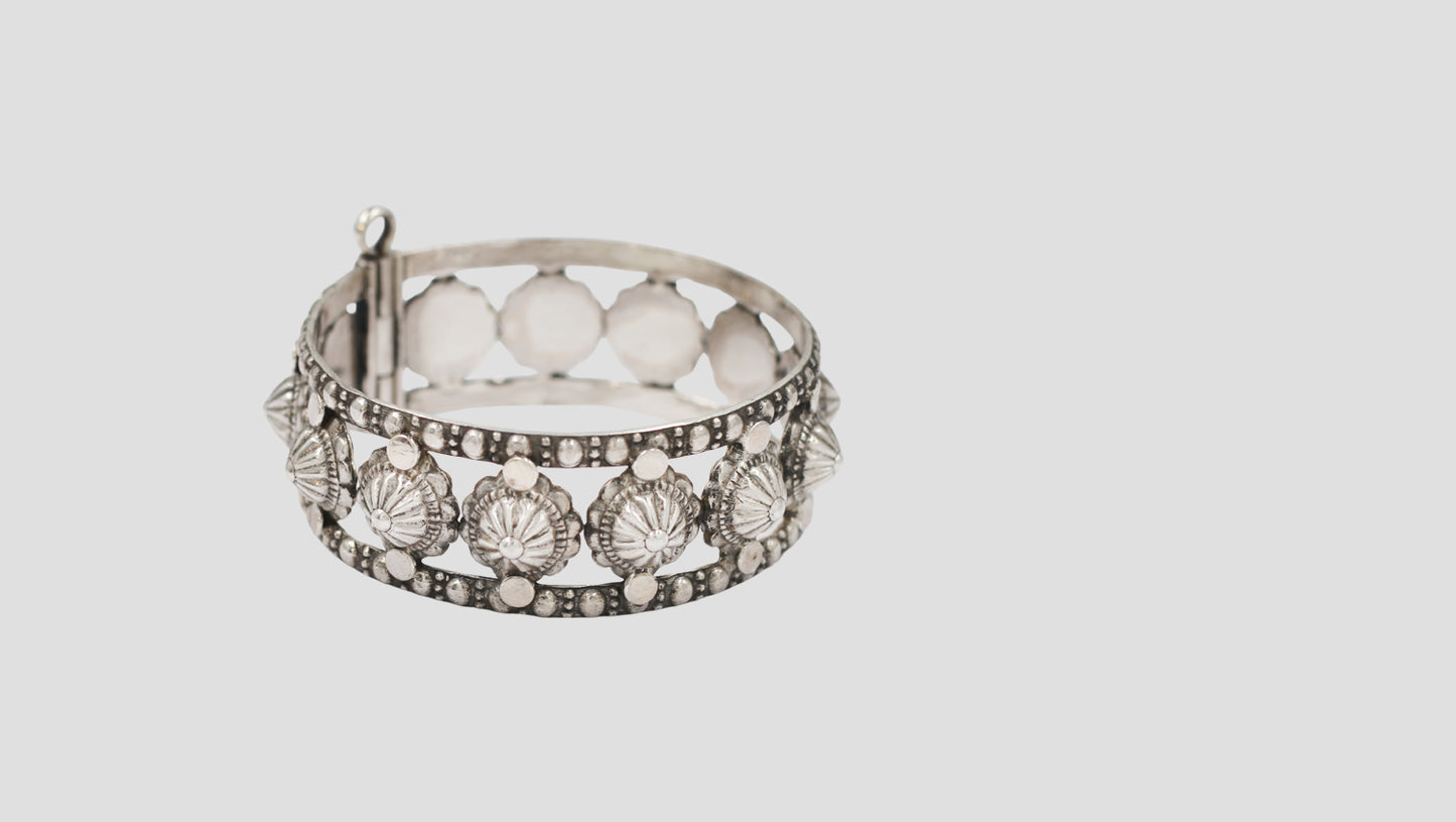 Sangeeta Boochra Oxidised Silver Shell Motif Statement Bangle