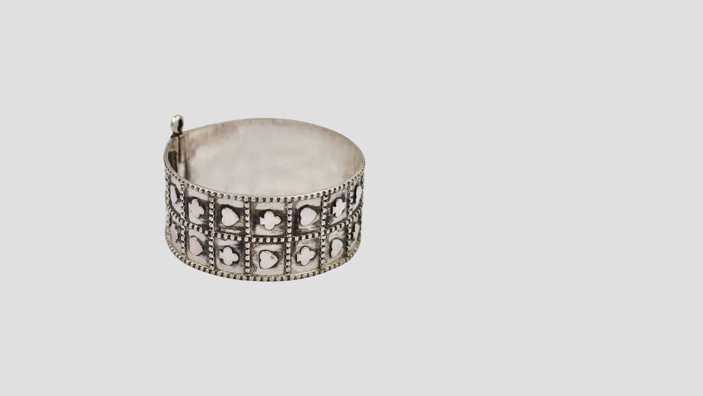 Handcrafted Oxidised Silver Statement Bangle – Sangeeta Boochra