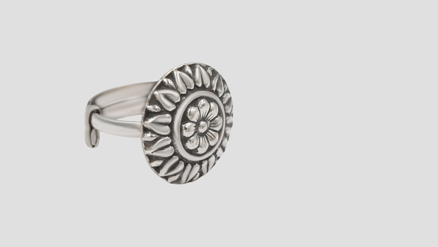 Handcrafted Floral Motif Oxidised Silver Ring – Sangeeta Boochra