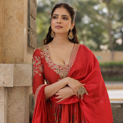 Royal Glow – Malavika Mohanan in Sangeeta Boochra Jewellery