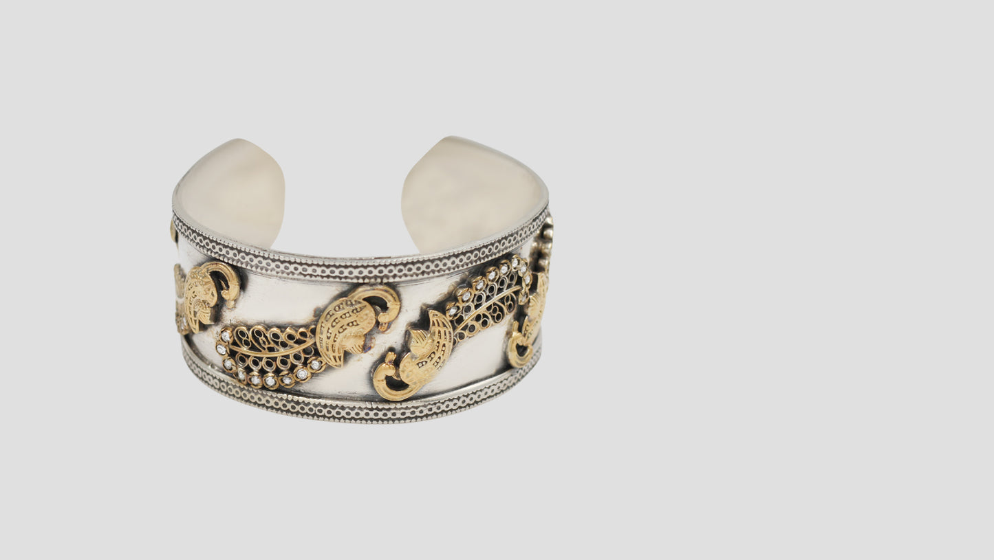 Peacock Motif Dual-Tone Silver Cuff – Sangeeta Boochra