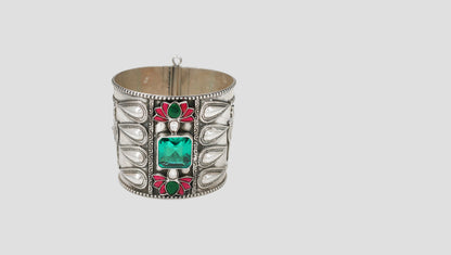 Sangeeta Boochra Lotus Motif Kundan Silver Bangle
