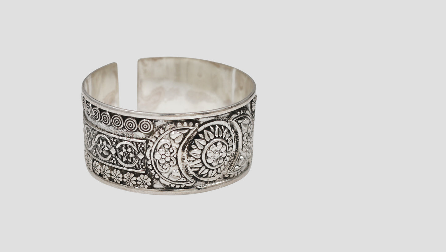 Sangeeta Boochra Floral Engraved Oxidised Silver Cuff