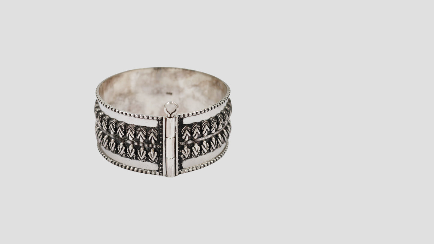 Sangeeta Boochra Floral Motif Oxidised Silver Bangle