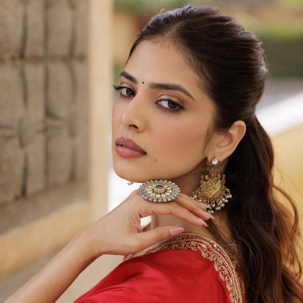 Royal Glow – Malavika Mohanan in Sangeeta Boochra Jewellery