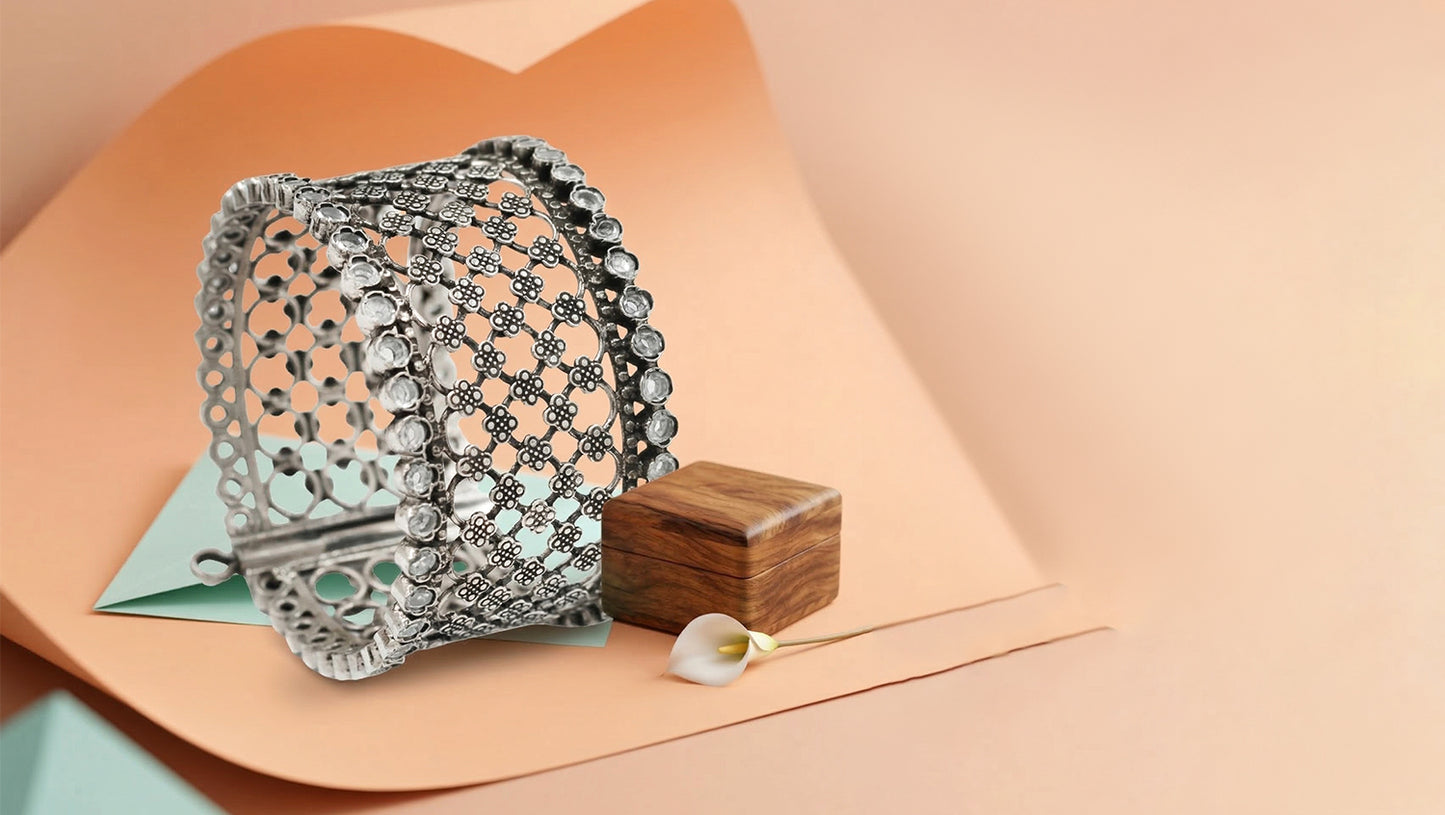 Sangeeta Boochra Everyday Luxe Oxidised Bangle