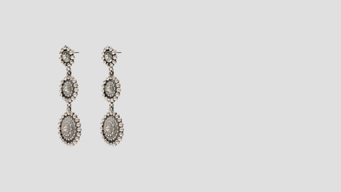 "Artisan Drops: Sangeeta Boochra’s Signature Silver Hanging Earrings "