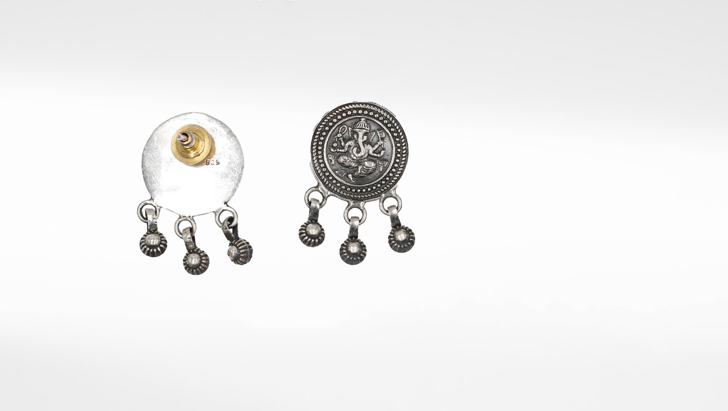 Sangeeta Boochra Silver Earring