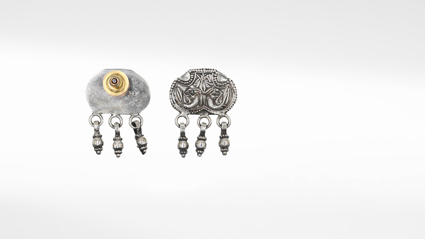 Sangeeta Boochra Silver Earring