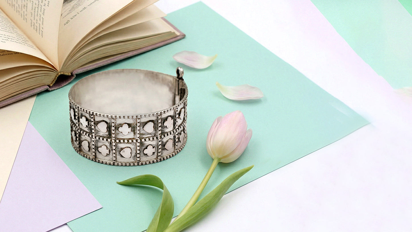Handcrafted Oxidised Silver Statement Bangle – Sangeeta Boochra