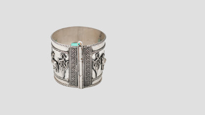 Sangeeta Boochra Lotus Motif Kundan Silver Bangle