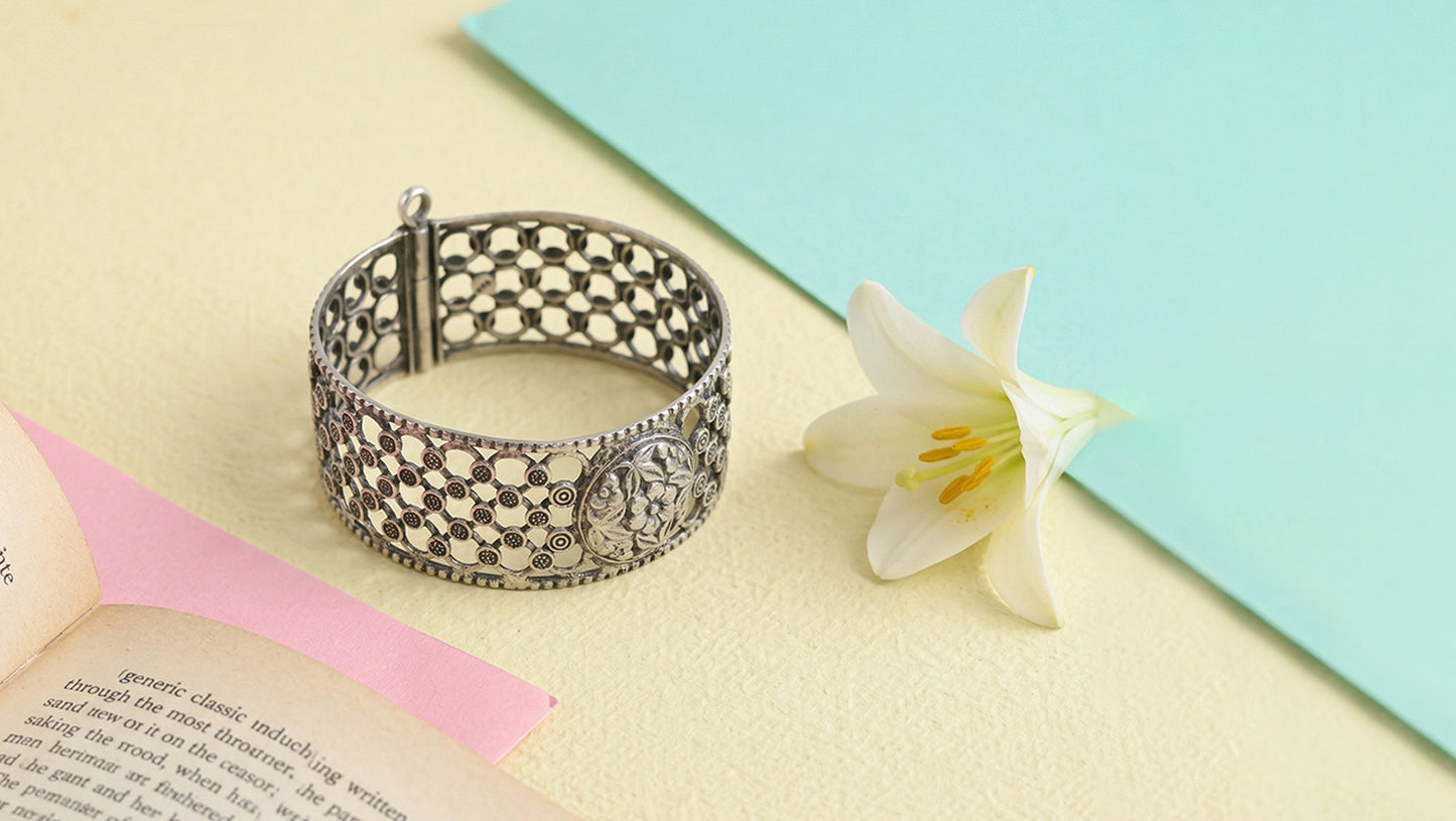 Sangeeta Boochra Heritage Floral Motif Silver Bangle