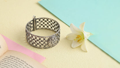Sangeeta Boochra Heritage Floral Motif Silver Bangle