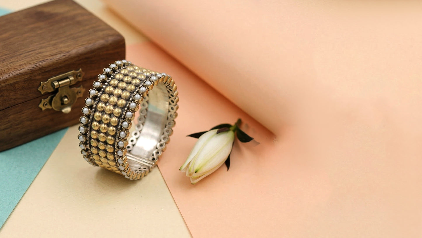Sangeeta Boochra Vintage-Inspired Dual-Tone Oxidised Silver Bangle
