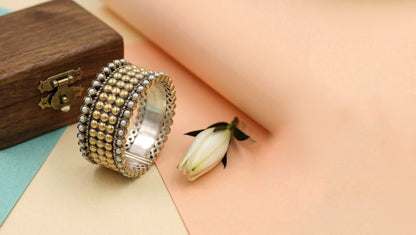 Sangeeta Boochra Vintage-Inspired Dual-Tone Oxidised Silver Bangle