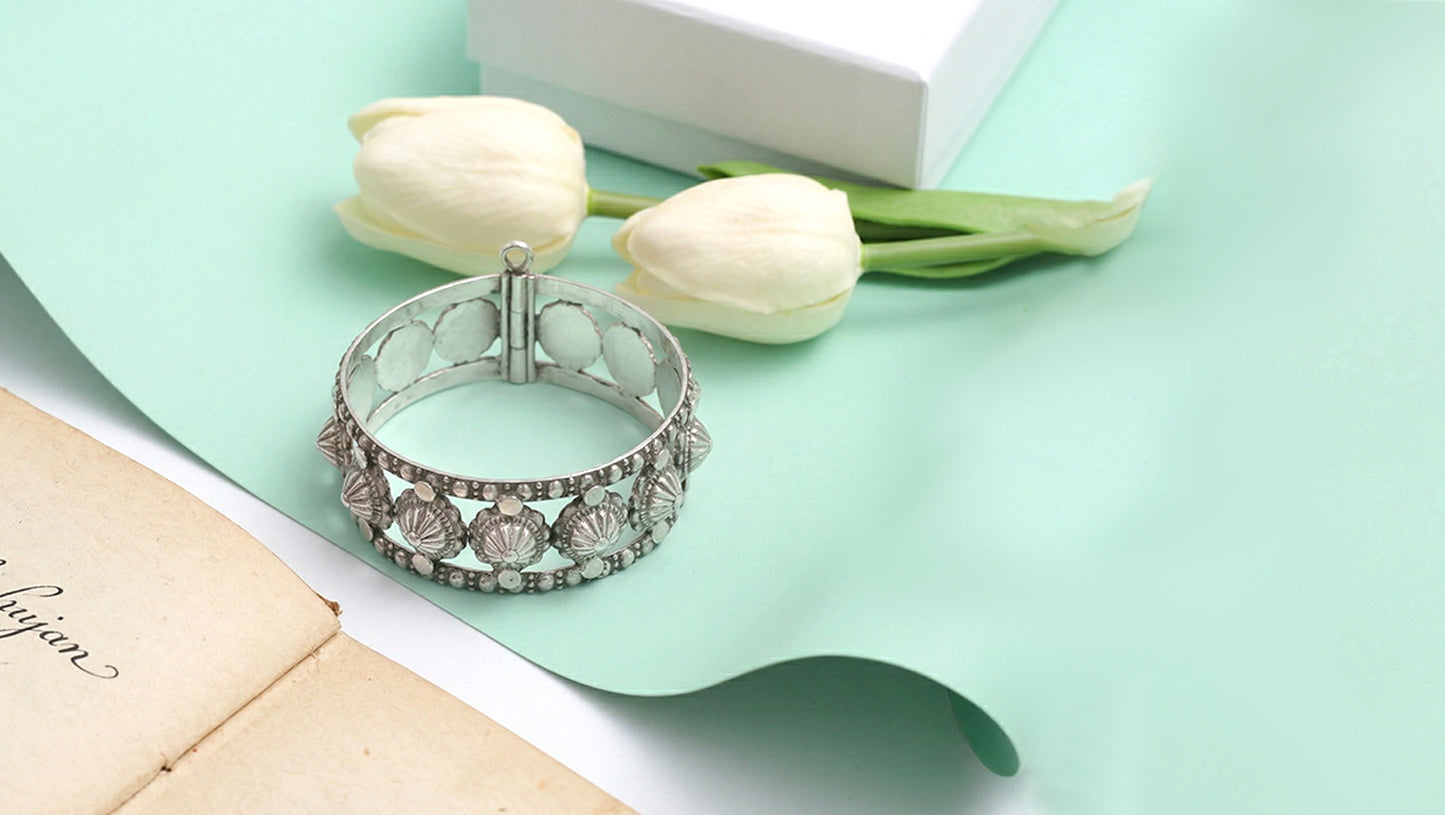 Sangeeta Boochra Oxidised Silver Shell Motif Statement Bangle